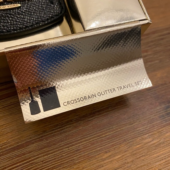 LAST ONE Coach Passport Holder & Luggage Tag Set - Picture 4 of 7